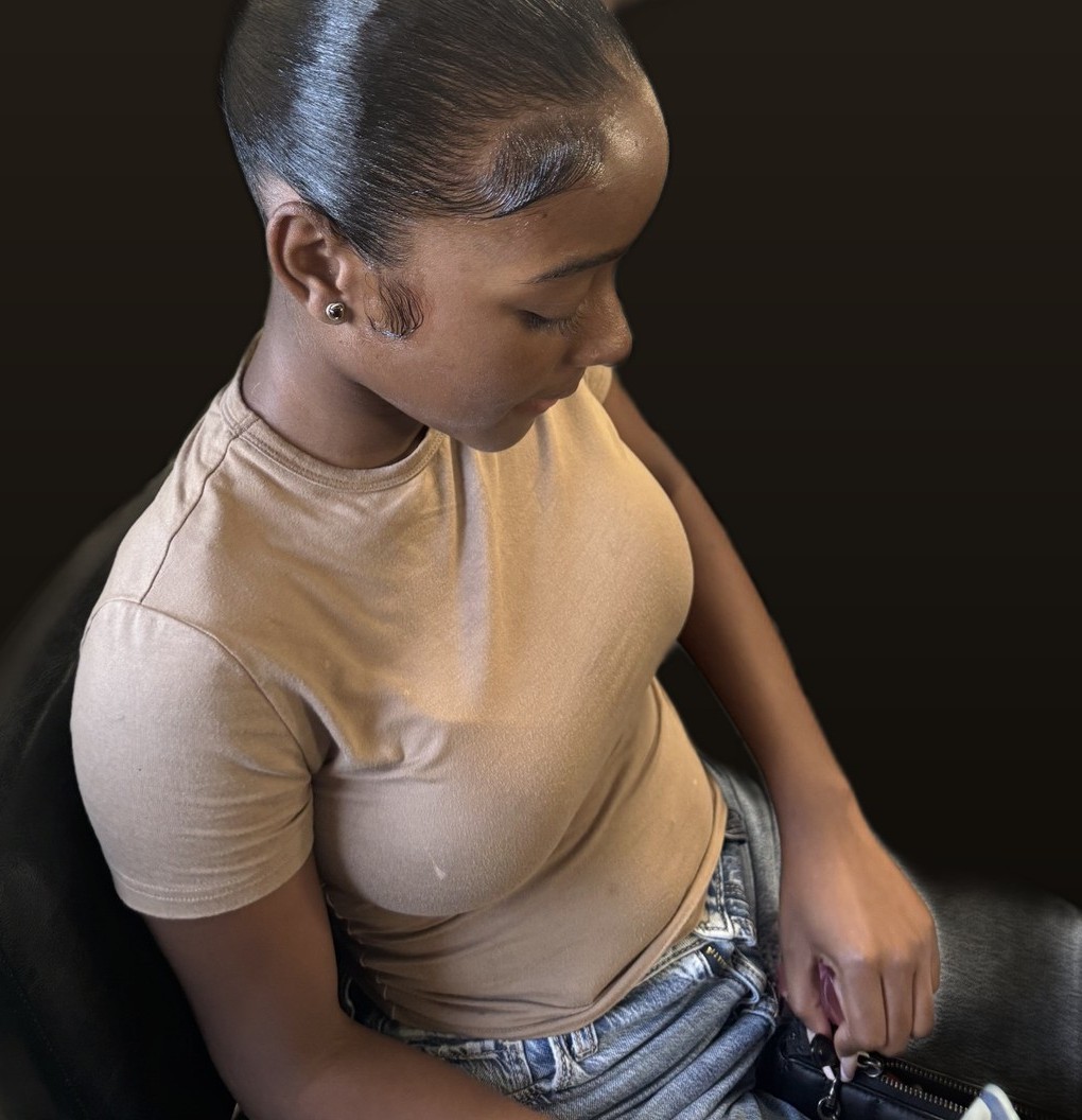 Sleek healthy scalp and edges after a hair and scalp treatment